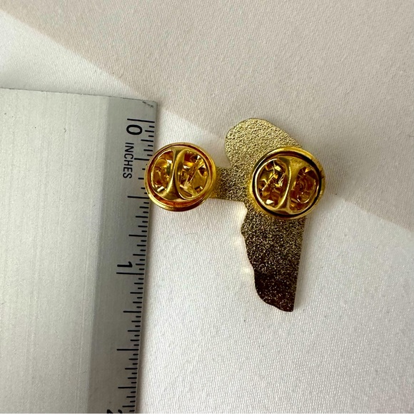 ✴️ 3/$10 I SAW THAT Holy Figure Meme Enamel Pin - Picture 2 of 2